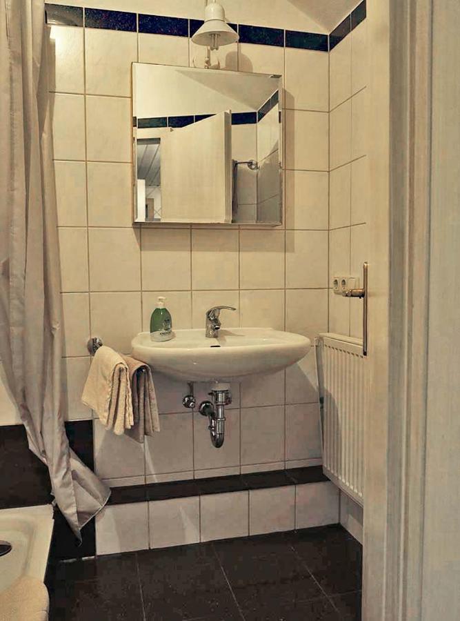 Ferien-Messe-Handwerker- Apartment Bensberg برجيش جلادباخ المظهر الخارجي الصورة